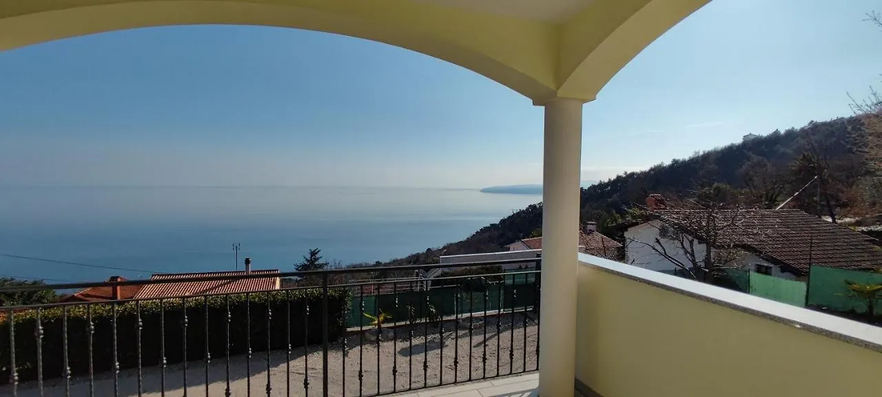 Apartment Kyra